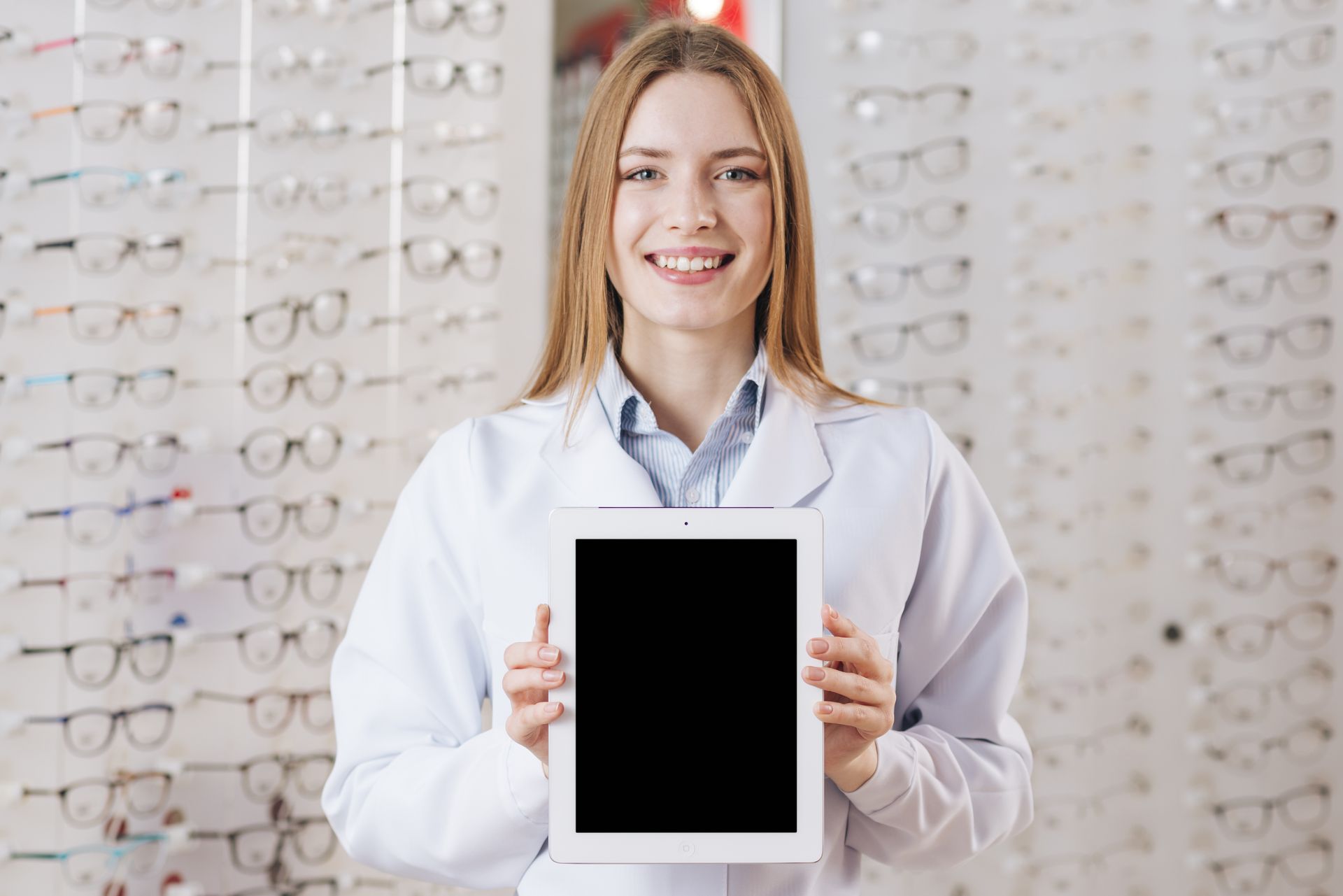 CloudFrames: Powerful Cloud Software for Optical Store Management Ind
